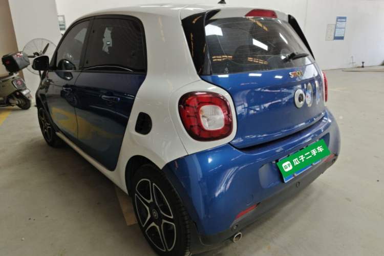 Used smart forfour 2016 0.9T 66 kW Ultimate Edition Rear Left 45 Deg