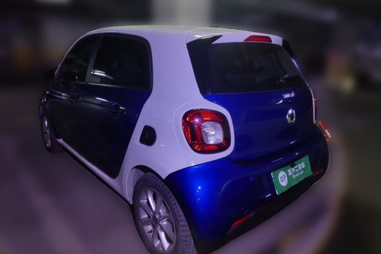 Used smart forfour 2016 1.0L 52 kW Dynamic Edition Rear Left 45 Deg