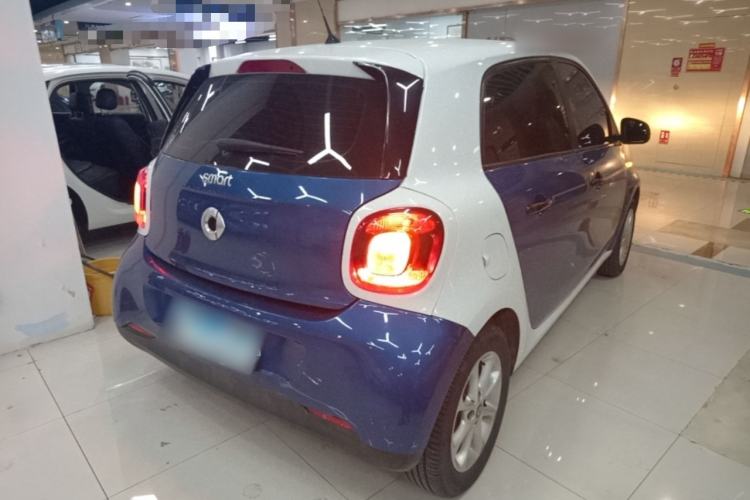 Used smart forfour 2016 1.0L 52 kW Dynamic Edition Rear Right 45 Deg