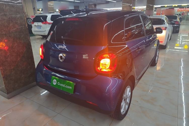 Used smart forfour 2016 1.0L 52 kW Dynamic Edition Rear Right 45 Deg