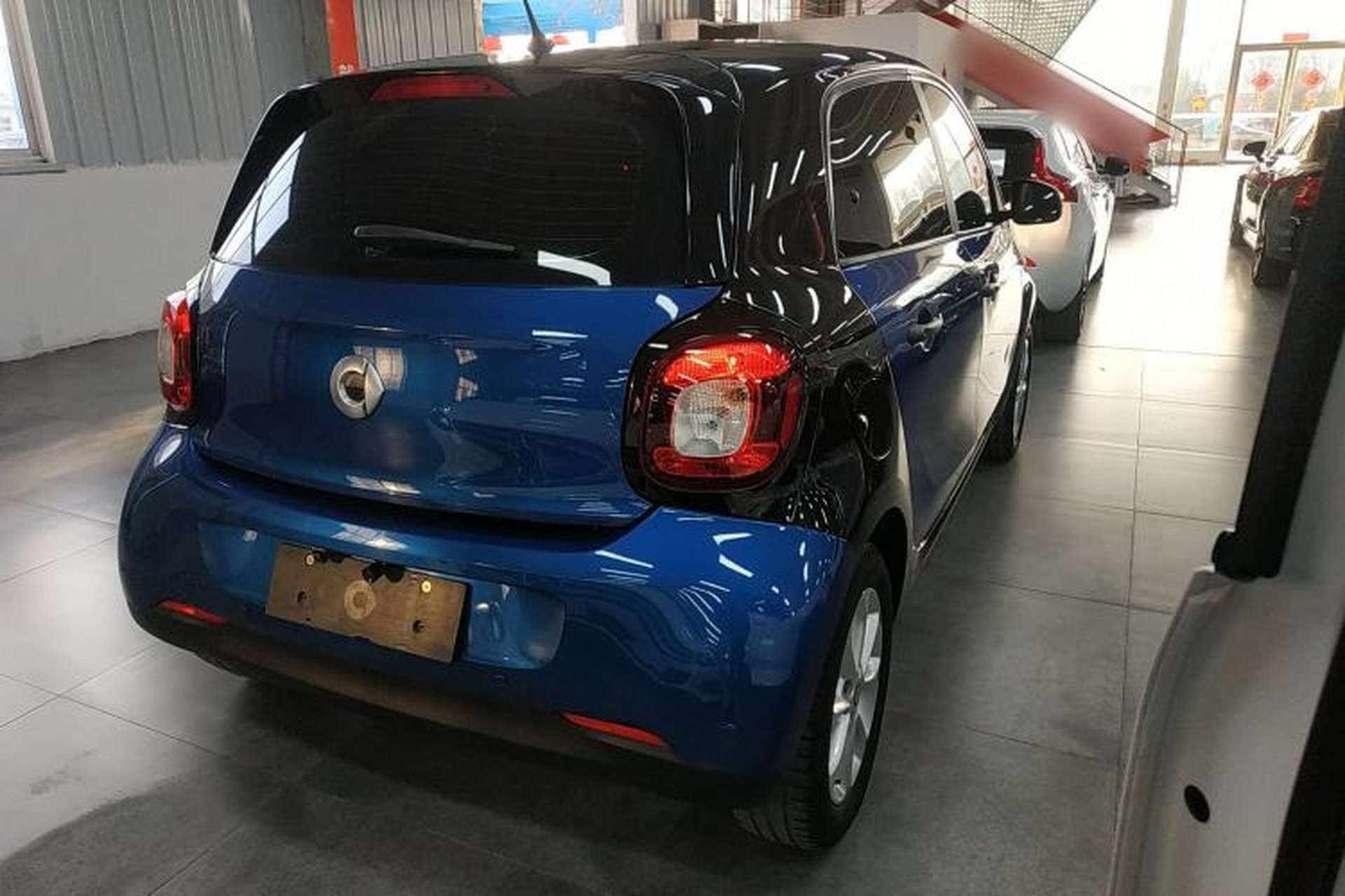 Used smart forfour 2016 1.0L 52 kW Dynamic Edition Rear Right 45 Deg