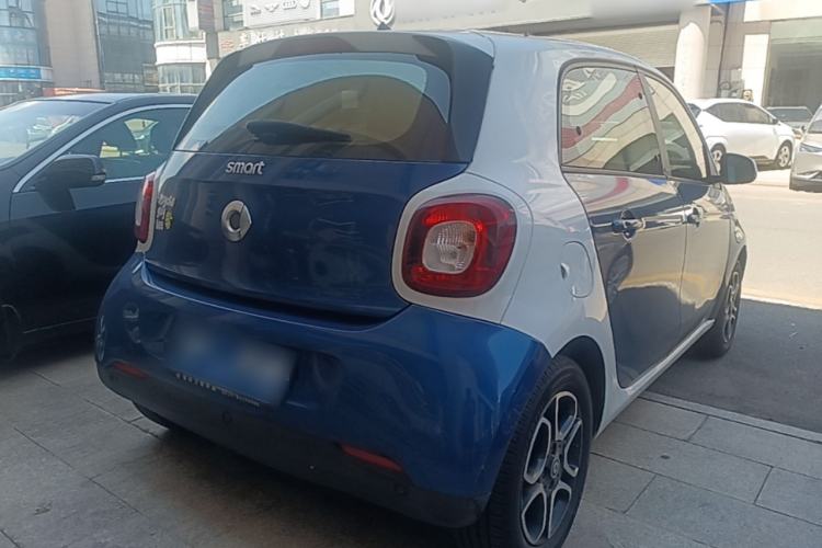 Used smart forfour 2016 0.9T 66 kW Pioneer Edition Rear Right 45 Deg