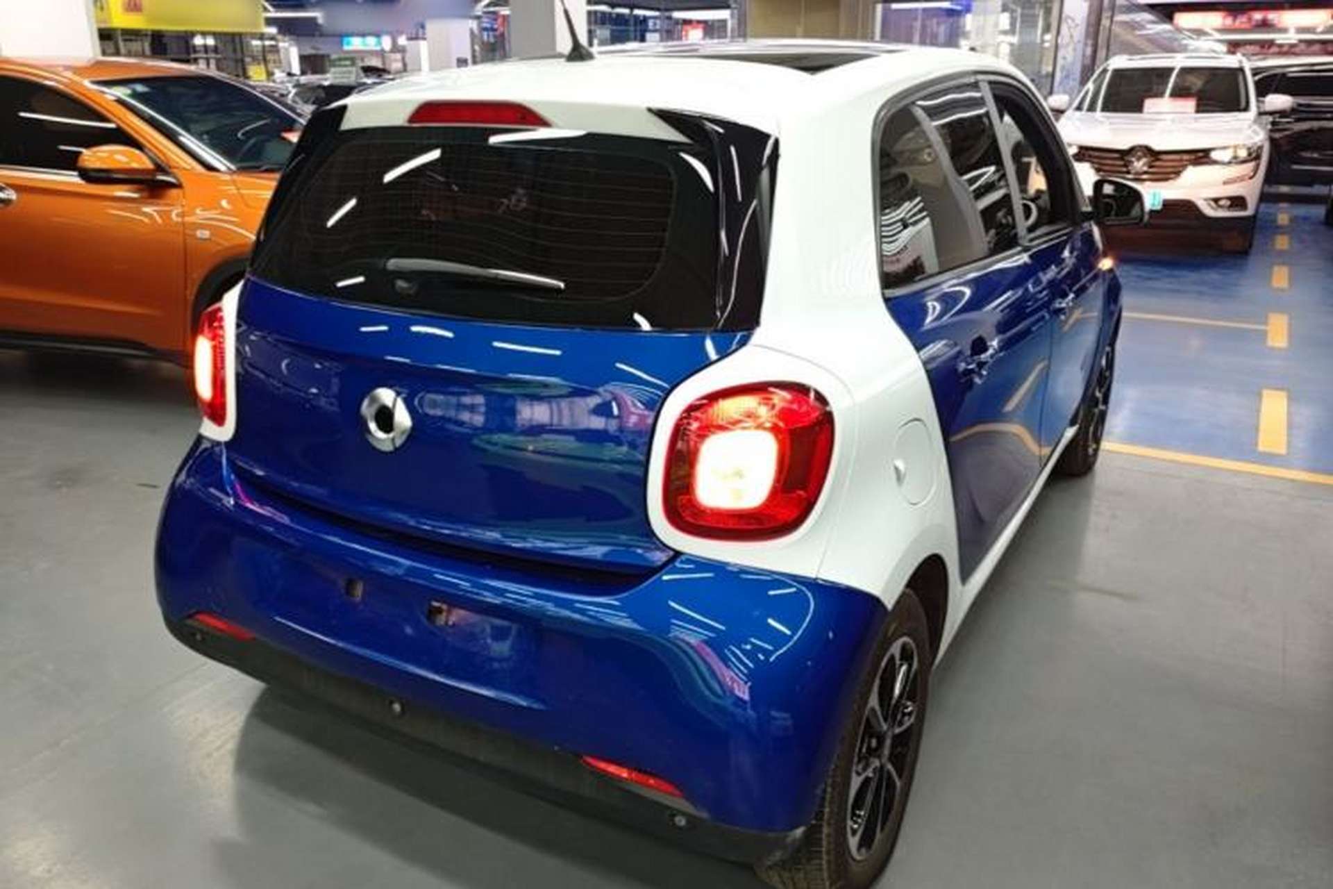 Used smart forfour 2016 1.0L 52 kW Passion Edition Rear Right 45 Deg