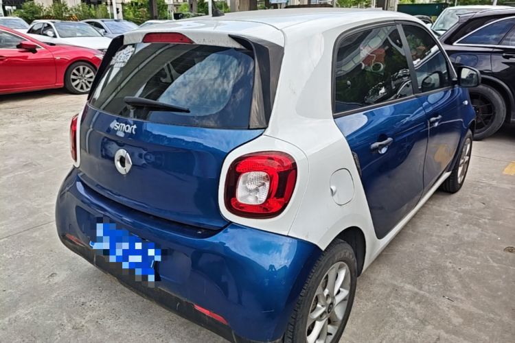 Used smart forfour 2016 1.0L 52 kW Dynamic Edition Rear Right 45 Deg
