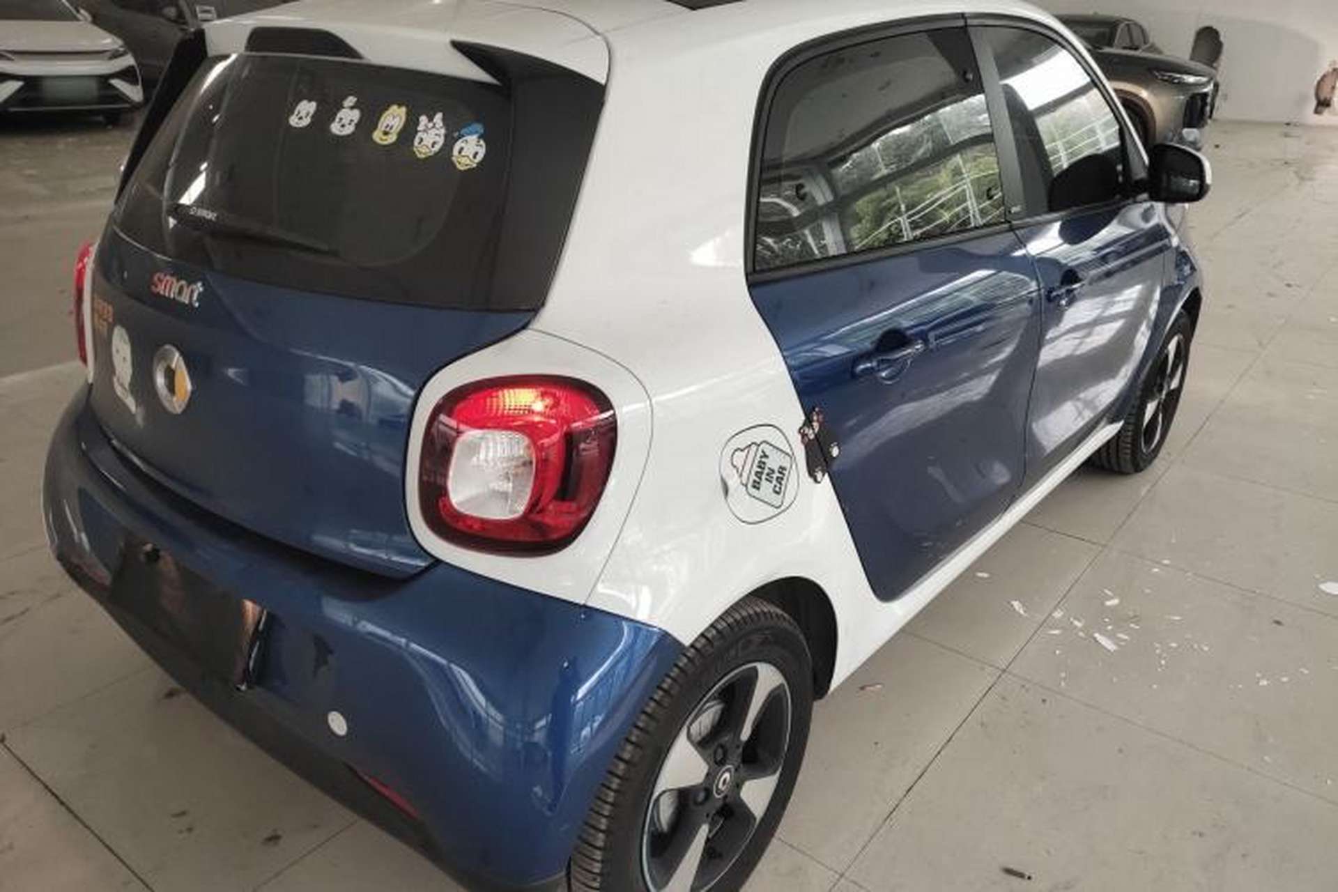 Used smart forfour 2016 1.0L 52 kW Passion Edition Rear Right 45 Deg
