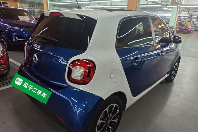 Used smart forfour 2016 1.0L 52 kW Passion Edition Rear Right 45 Deg
