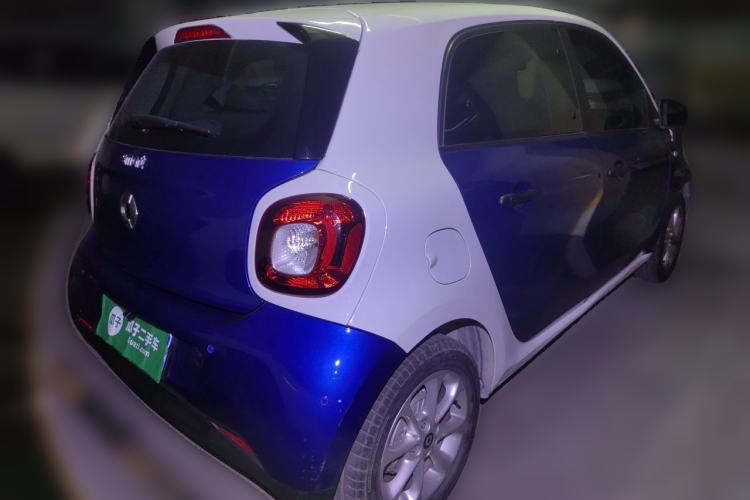 Used smart forfour 2016 1.0L 52 kW Dynamic Edition Rear Right 45 Deg