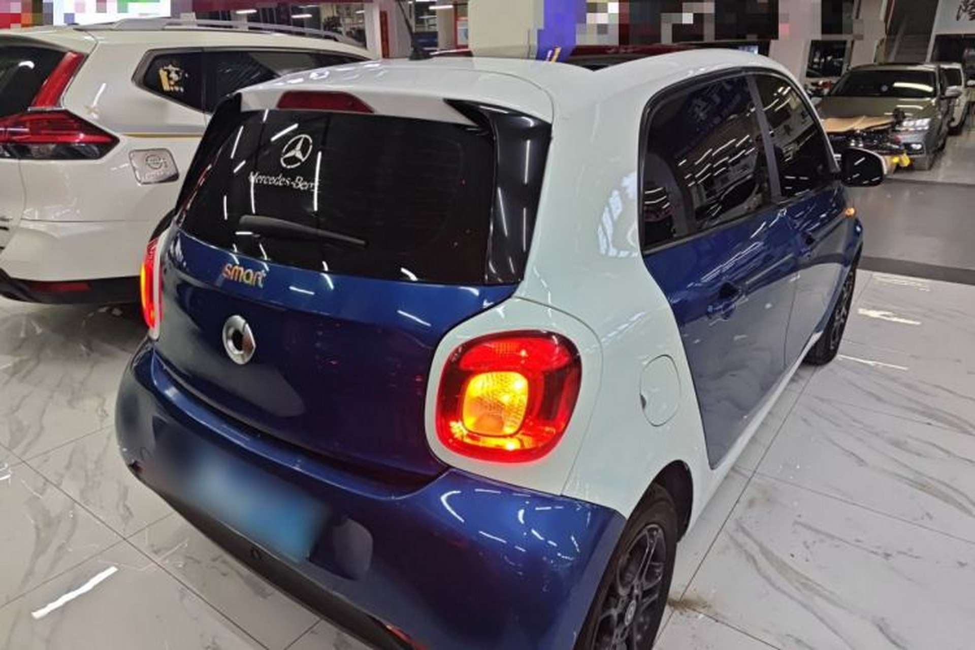 Used smart forfour 2016 0.9T 66 kW Pioneer Edition Rear Right 45 Deg