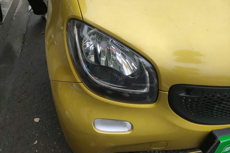Used smart forfour 2016 1.0L 52 kW Dynamic Edition Right Front Headlight