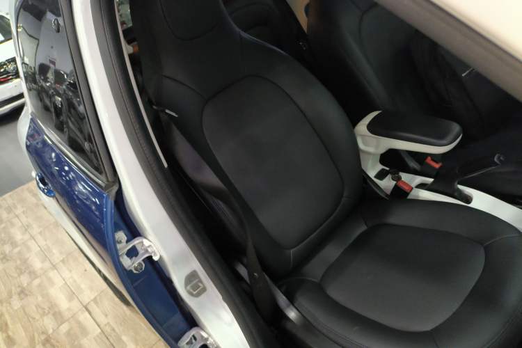 Used smart forfour 2016 0.9T 66 kW Ultimate Edition Right Front Seat
