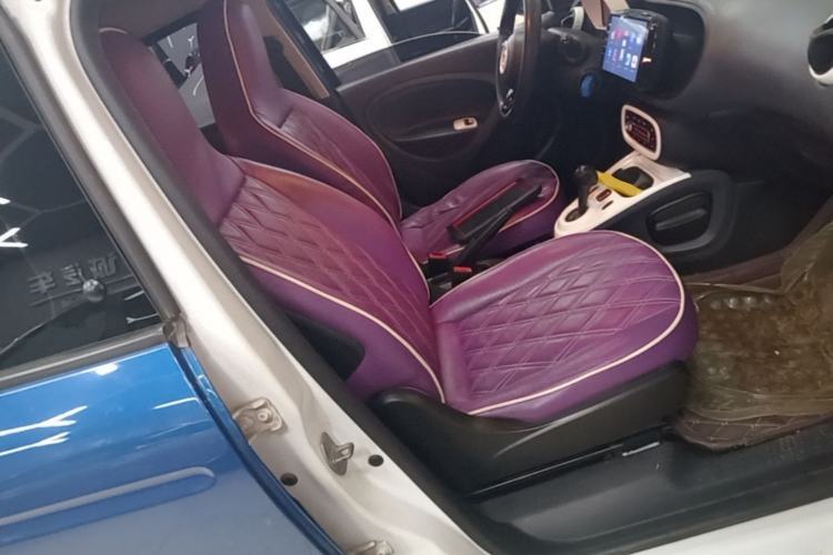 Used smart forfour 2016 1.0L 52 kW Dynamic Edition Right Front Seat