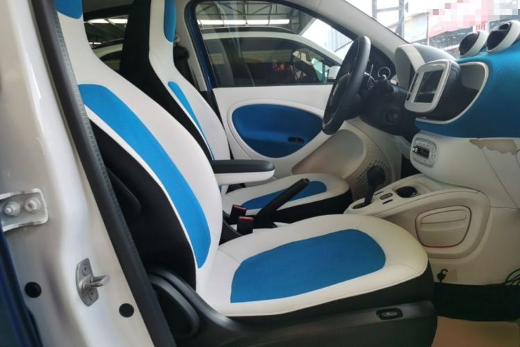 Used smart forfour 2016 0.9T 66 kW Ultimate Edition Right Front Seat