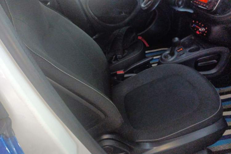 Used smart forfour 2016 1.0L 52 kW Passion Edition Right Front Seat