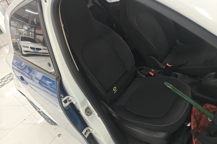 Used smart forfour 2016 1.0L 52 kW Passion Edition Right Front Seat