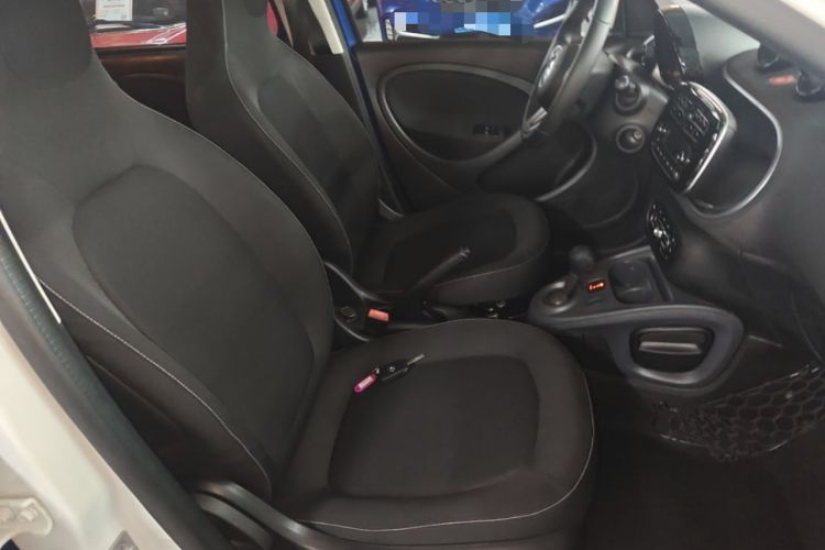 Used smart forfour 2016 1.0L 52 kW Passion Edition Right Front Seat