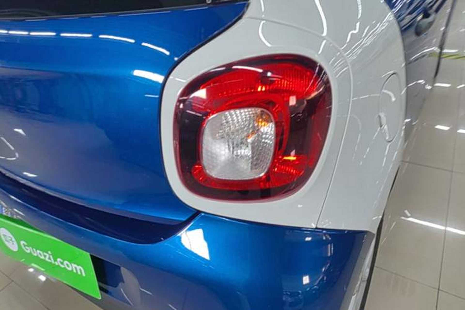 Used smart forfour 2016 1.0L 52 kW Dynamic Edition Right Rear Taillight
