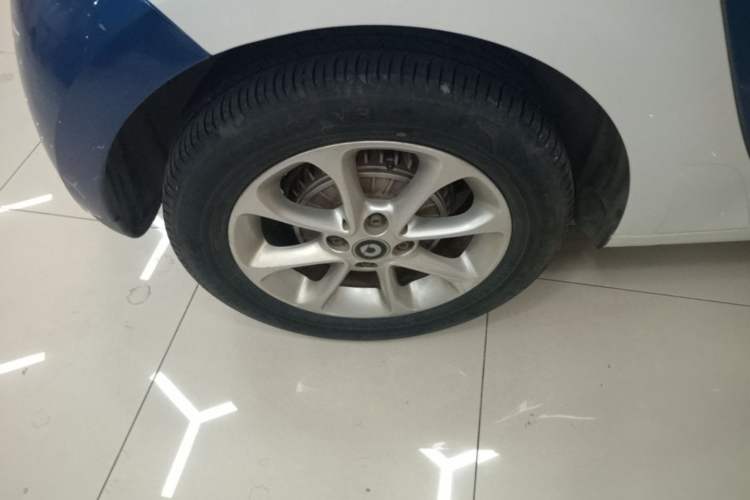 Used smart forfour 2016 1.0L 52 kW Dynamic Edition Right Rear Wheel Hub