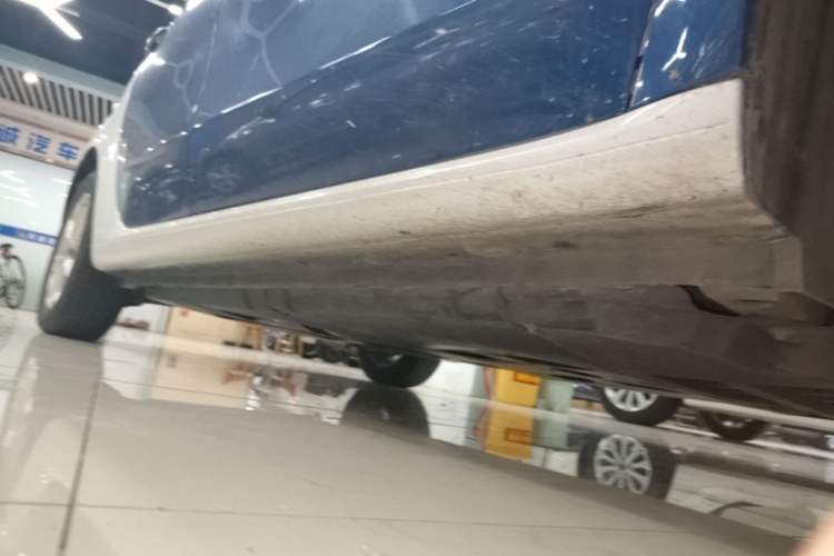 Used smart forfour 2016 1.0L 52 kW Dynamic Edition Right Side Sill