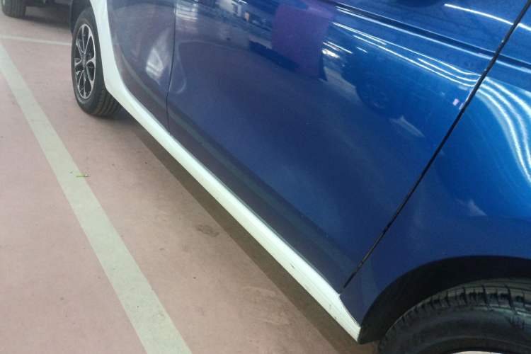 Used smart forfour 2016 1.0L 52 kW Passion Edition Right Side Sill