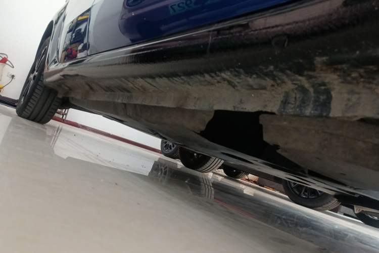 Used smart forfour 2016 1.0L 52 kW Passion Edition Right Side Sill