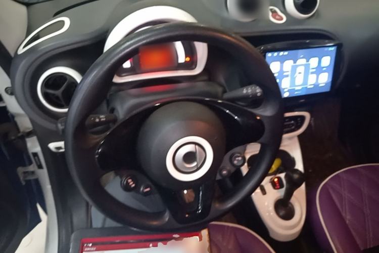 Used smart forfour 2016 1.0L 52 kW Dynamic Edition Steering Wheel