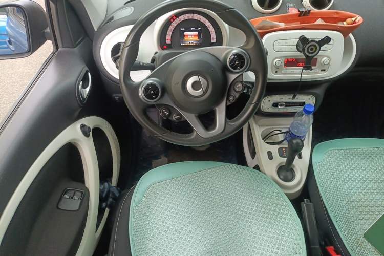 Used smart forfour 2016 1.0L 52 kW Passion Edition Steering Wheel