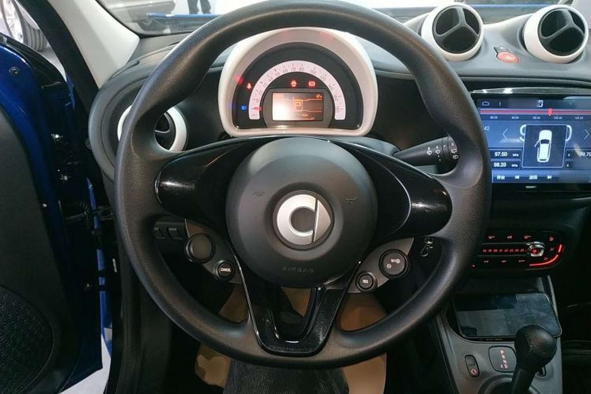 Used smart forfour 2016 1.0L 52 kW Dynamic Edition Steering Wheel
