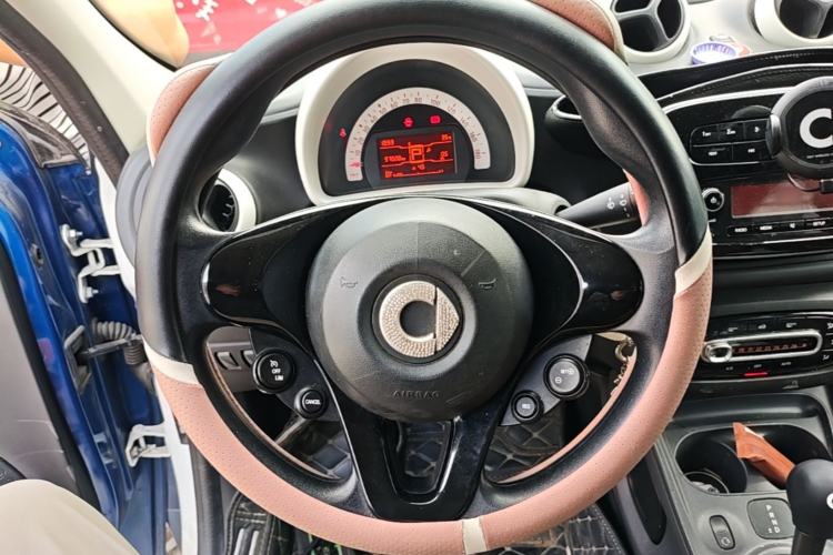Used smart forfour 2016 1.0L 52 kW Dynamic Edition Steering Wheel