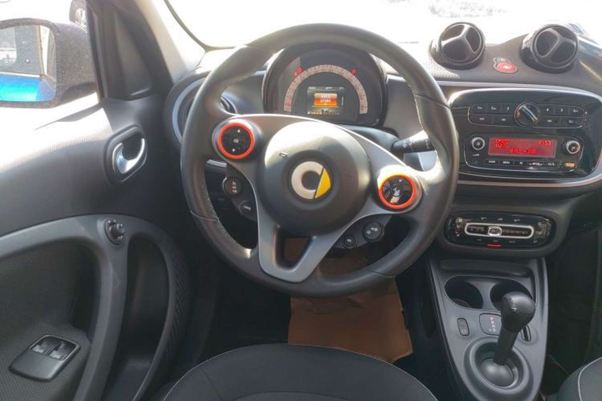 Used smart forfour 2016 1.0L 52 kW Passion Edition Steering Wheel