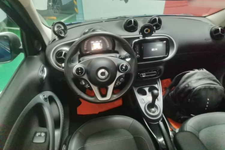 Used smart forfour 2016 0.9T 66 kW Pioneer Edition Steering Wheel
