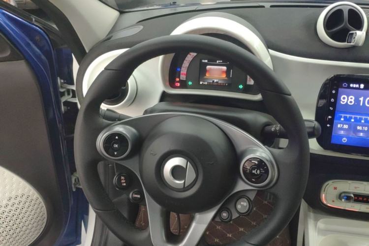 Used smart forfour 2016 1.0L 52 kW Passion Edition Steering Wheel
