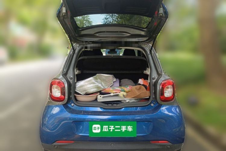 Used smart forfour 2016 1.0L 52 kW Passion Edition Trunk