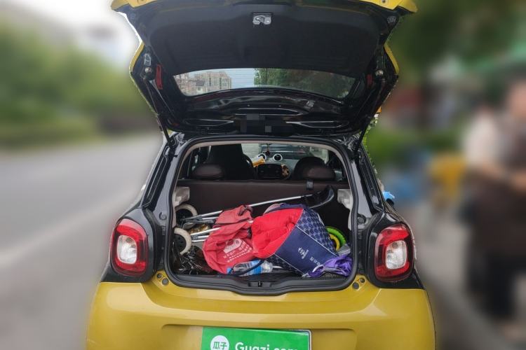 Used smart forfour 2016 1.0L 52 kW Dynamic Edition Trunk