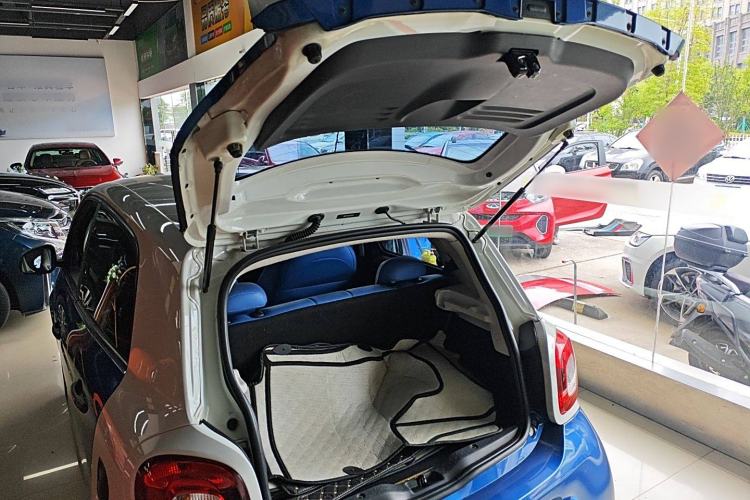 Used smart forfour 2016 1.0L 52 kW Dynamic Edition Trunk