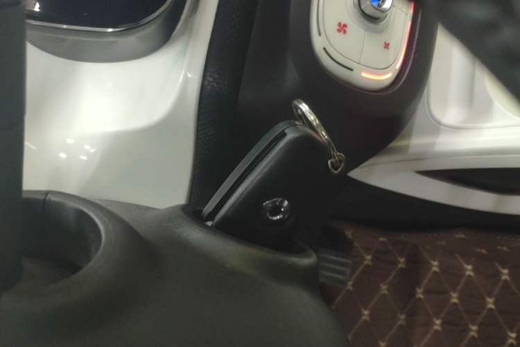Used smart forfour 2016 1.0L 52 kW Passion Edition Vehicle Key