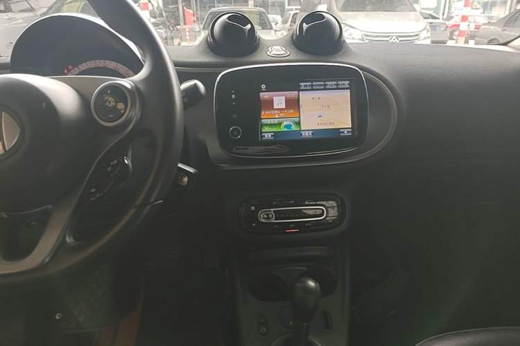 Used smart forfour 2016 0.9T 66 kW Pioneer Edition Audio And AC Panel