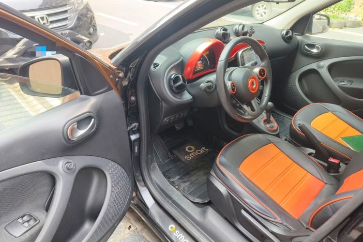 Used smart forfour 2016 1.0L 52 kW Passion Edition Driver Seat