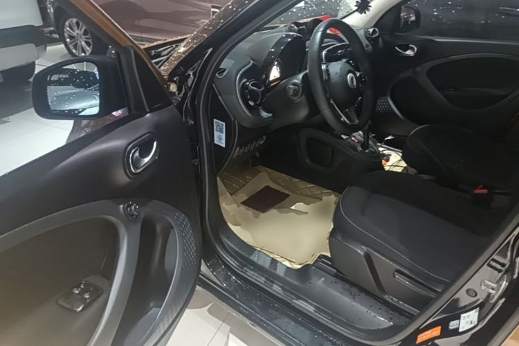 Used smart forfour 2016 1.0L 52 kW Passion Edition Driver Seat