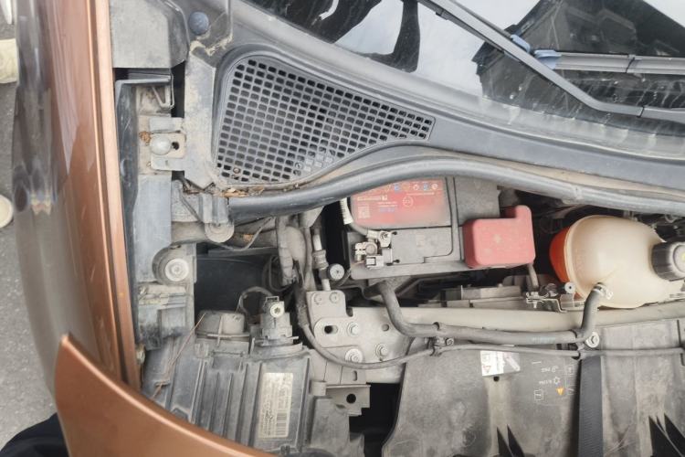 Used smart forfour 2016 1.0L 52 kW Passion Edition Engine Bay Right