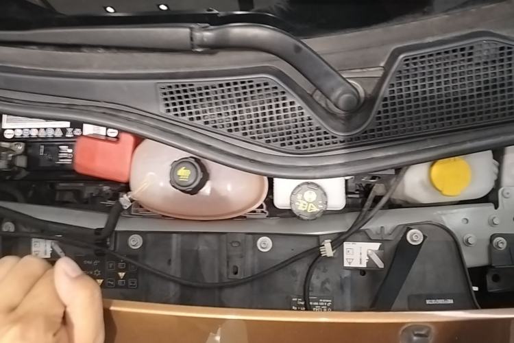 Used smart forfour 2016 0.9T 66 kW Pioneer Edition Engine Bay