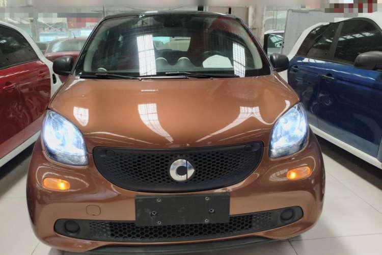 Used smart forfour 2016 1.0L 52 kW Dynamic Edition Exterior 1