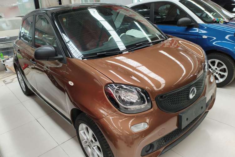 Used smart forfour 2016 1.0L 52 kW Dynamic Edition Exterior 2