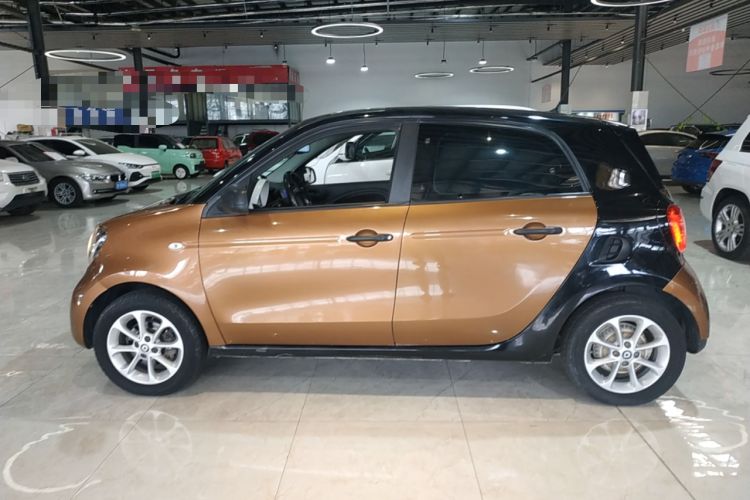 Used smart forfour 2016 1.0L 52 kW Dynamic Edition Exterior 3