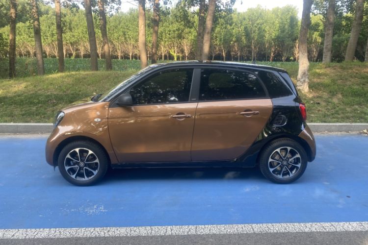 Used smart forfour 2016 1.0L 52 kW Passion Edition Exterior 3