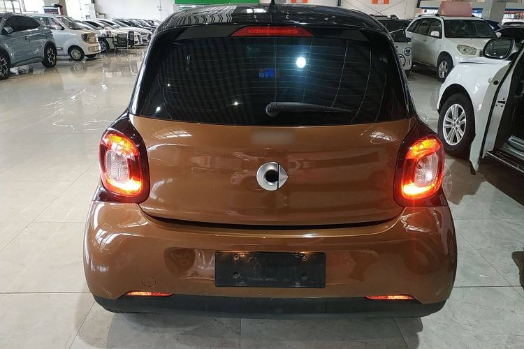 Used smart forfour 2016 1.0L 52 kW Dynamic Edition Exterior 4