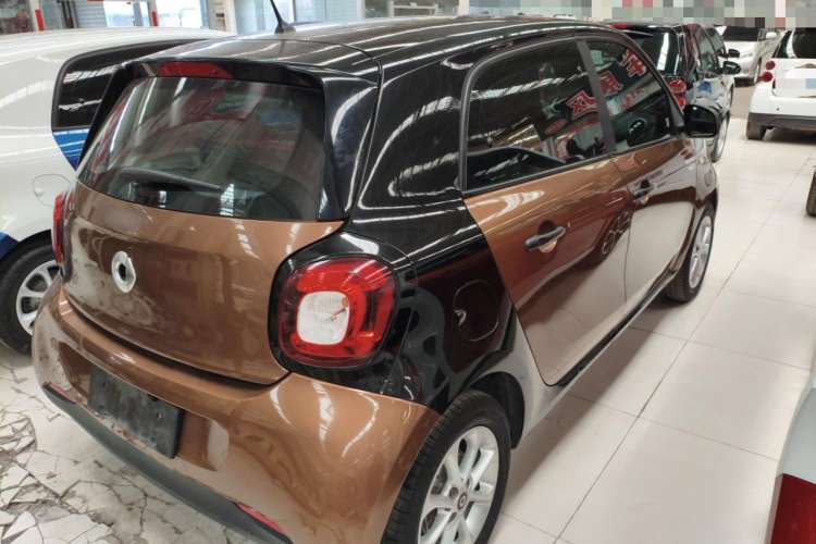 Used smart forfour 2016 1.0L 52 kW Dynamic Edition Exterior 5
