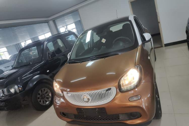 Used smart forfour 2016 1.0L 52 kW Passion Edition Front