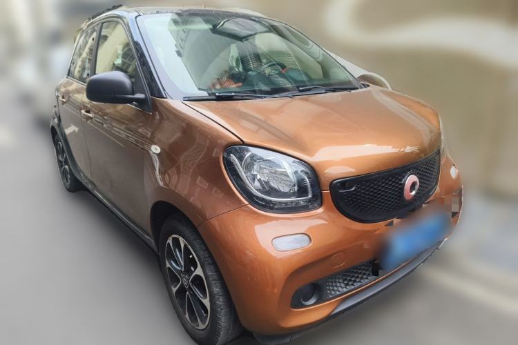 Used smart forfour 2016 1.0L 52 kW Passion Edition Front Right 45 Deg
