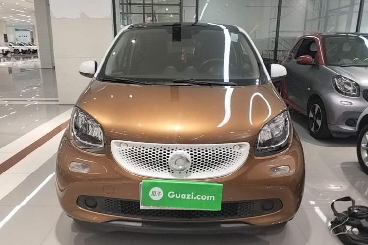 Used smart forfour 2016 0.9T 66 kW Pioneer Edition Front
