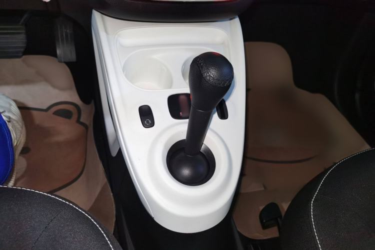 Used smart forfour 2016 1.0L 52 kW Passion Edition Gear Lever